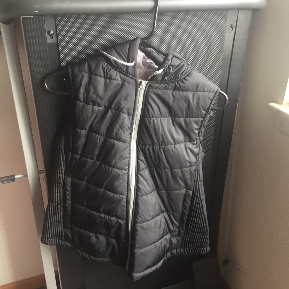 Black and gray vest